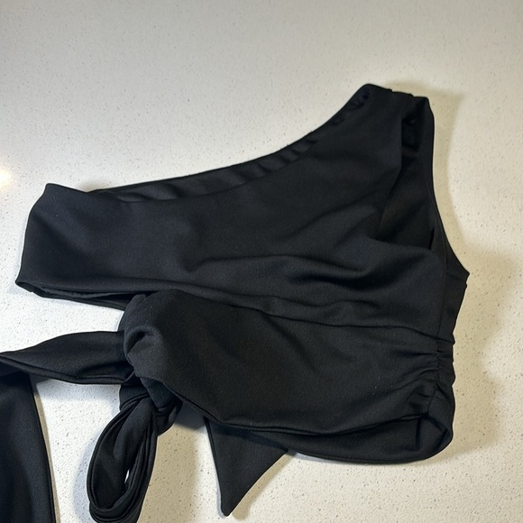 Ladies DO + BE Black One Shoulder Wrap Crop - Picture 4 of 4